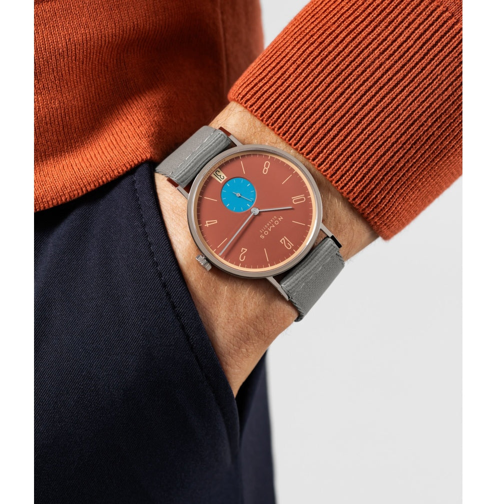 Tangente 38 date Ziegelblau