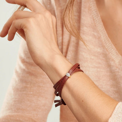 SIGNATURE Drop Clasp Diamond Pavé